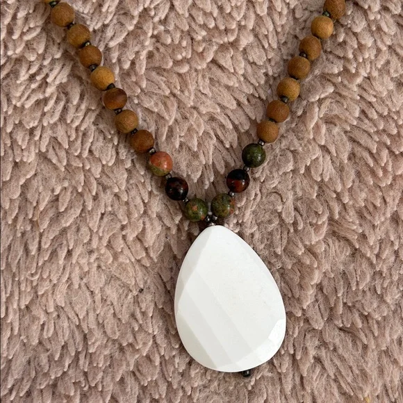 Elegant Mala Sandalwood Jade Beaded Necklace with White Pendant “strong mama” - Picture 3 of 5
